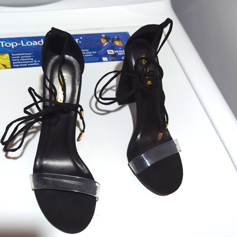 Heels - Picture 2 of 3